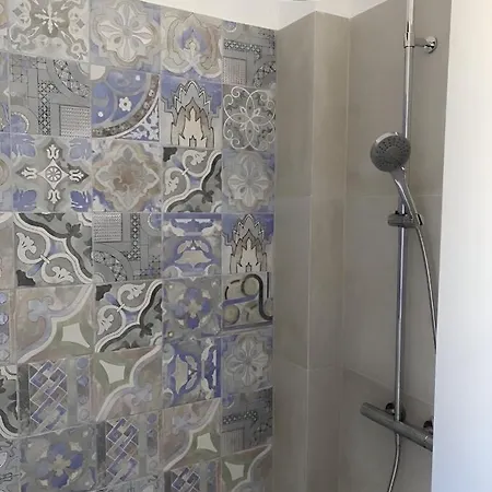 Luxury On The * Chora (Ios)