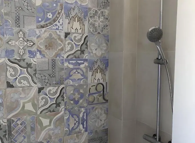 Luxury On The * איוס חורה